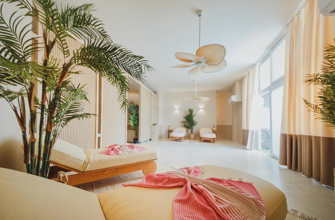 Luxury Sea View Two Bedroom Apartment In Caesar Resort & Spa, Long Beach Perivolia tou Trikomou 외부 사진